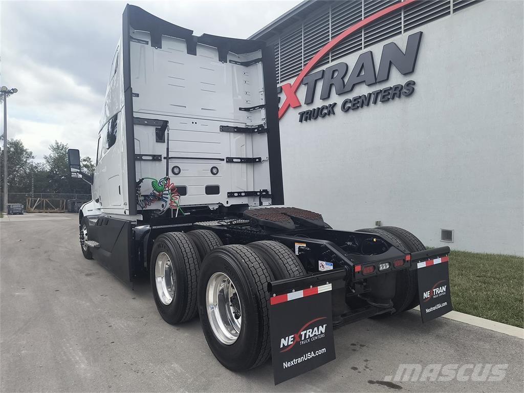 Volvo VNL64T860 Τράκτορες