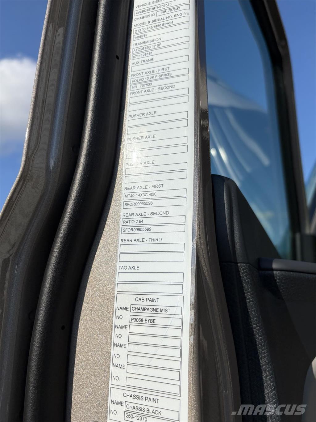 Volvo VNL64T860 Τράκτορες