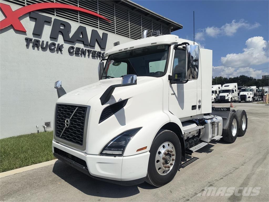 Volvo VNR64T Τράκτορες