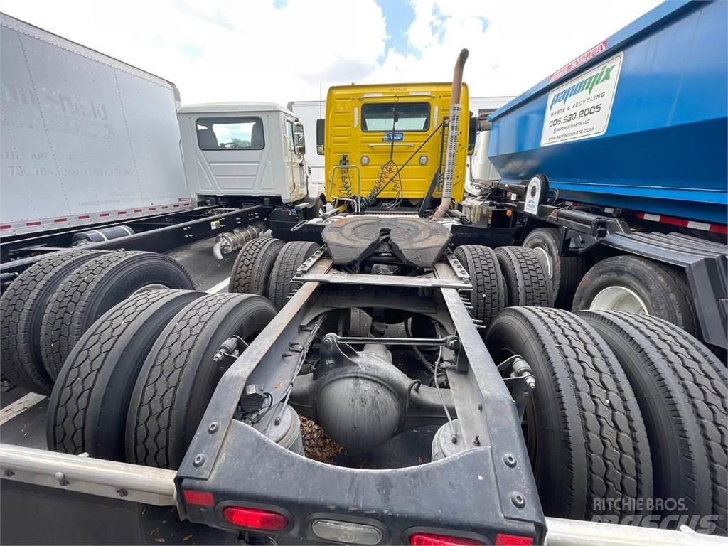 Volvo VNR64T300 Τράκτορες