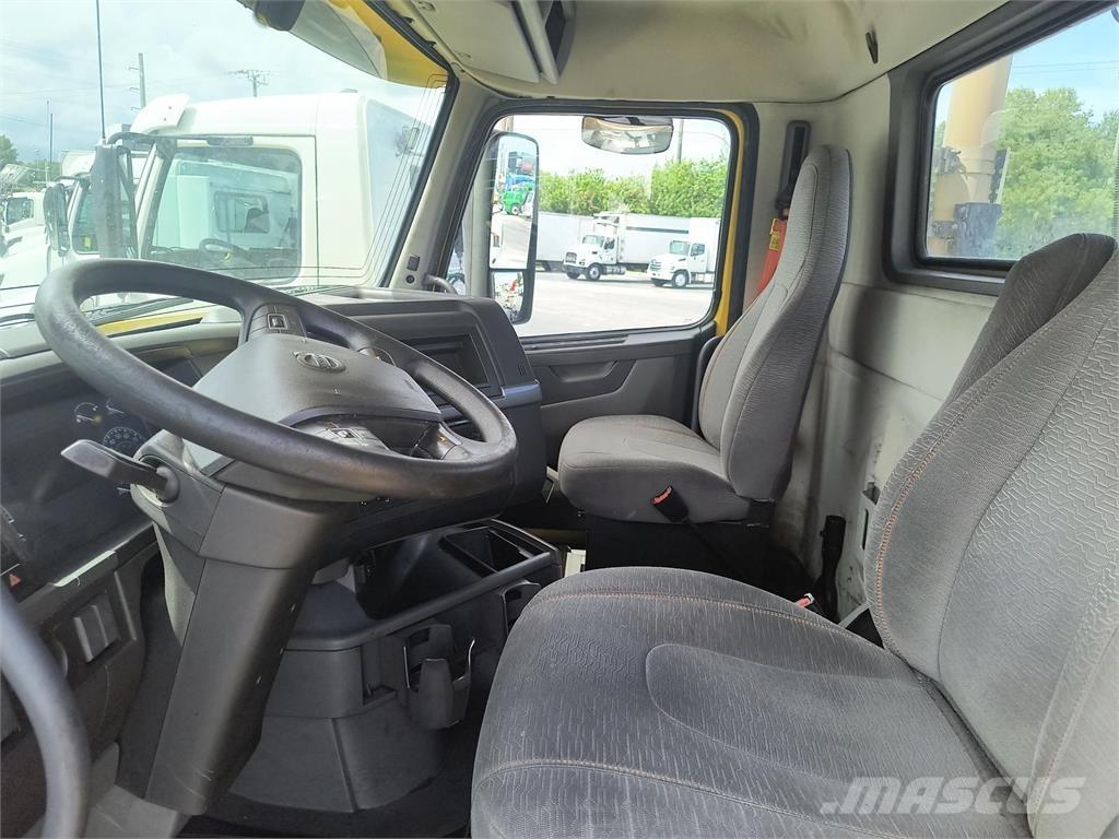 Volvo VNR64T300 Τράκτορες