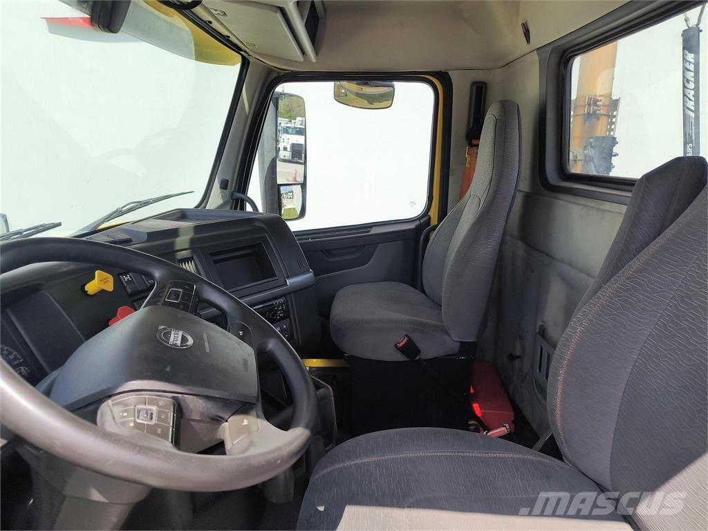 Volvo VNR64T300 Τράκτορες
