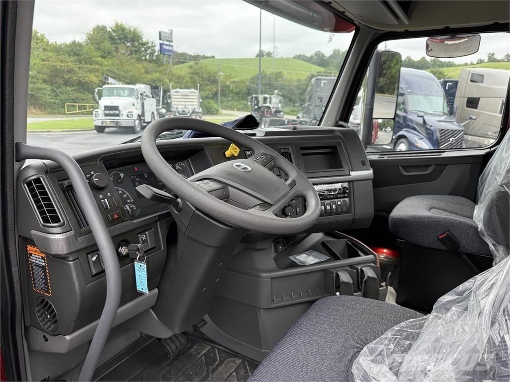 Volvo VNR64T300 Τράκτορες