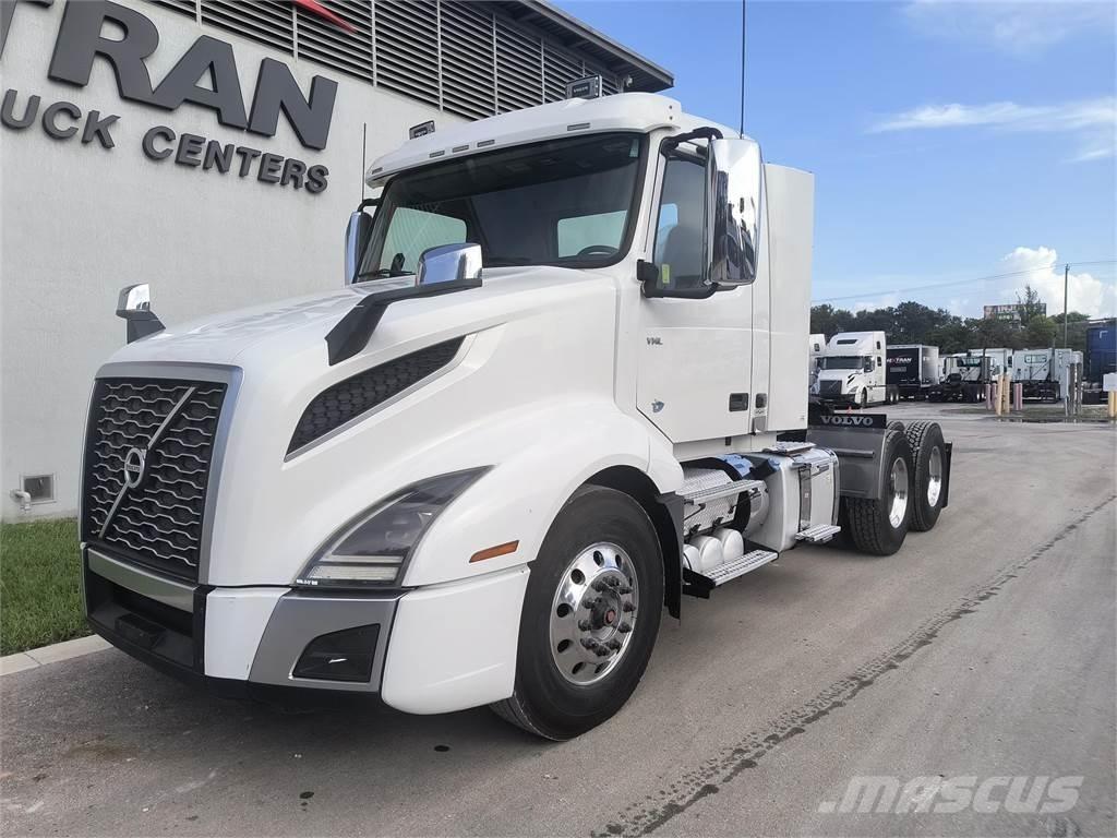 Volvo VNR64T300 Τράκτορες