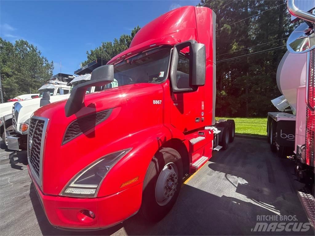 Volvo VNR64T300 Τράκτορες