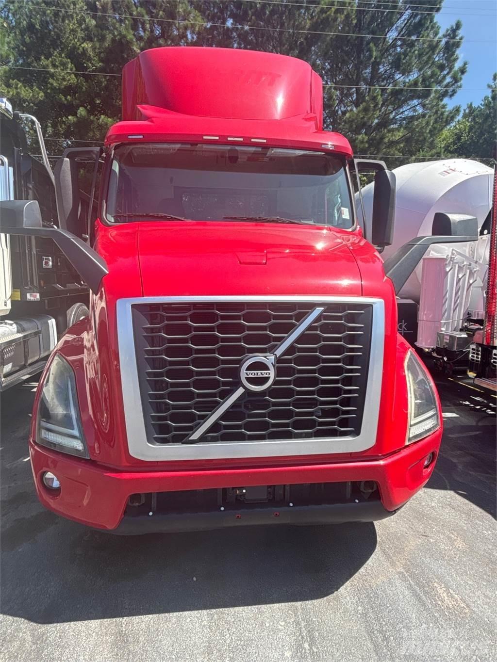 Volvo VNR64T300 Τράκτορες