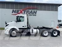 Volvo VNR64T300 Τράκτορες