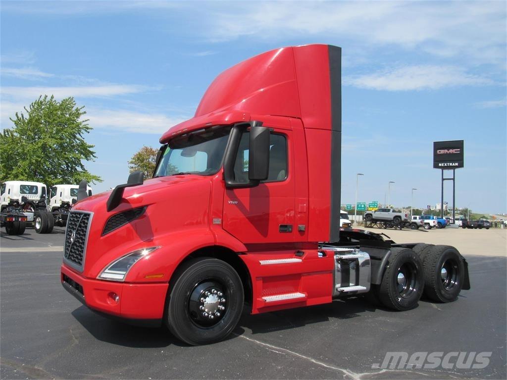 Volvo VNR64T300 Τράκτορες