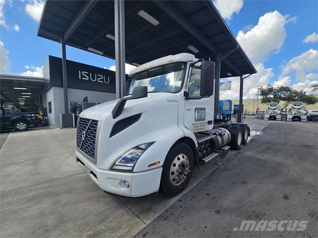 Volvo VNR64T300 Τράκτορες