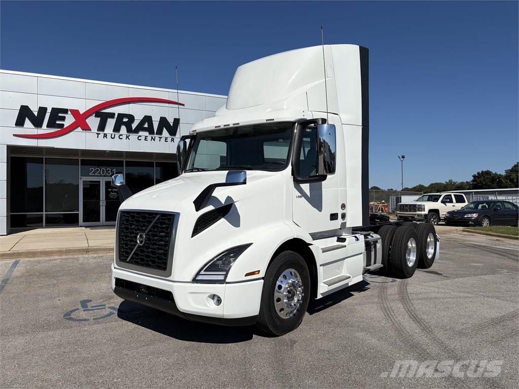 Volvo VNR64T300 Τράκτορες