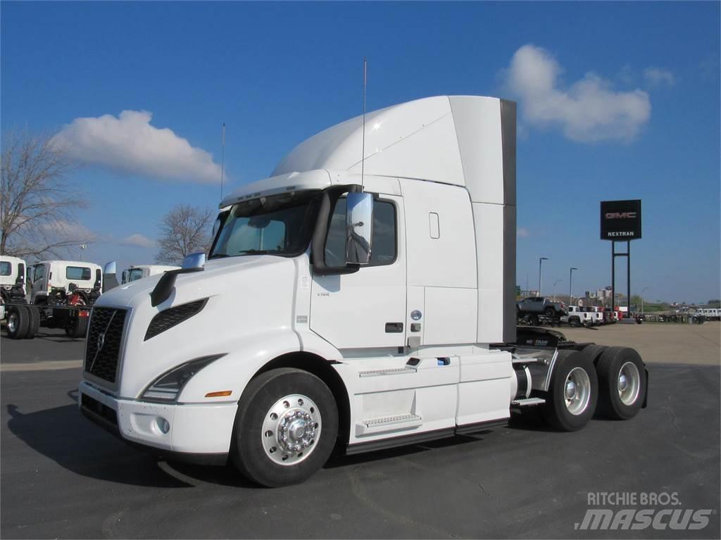 Volvo VNR64T400 Τράκτορες