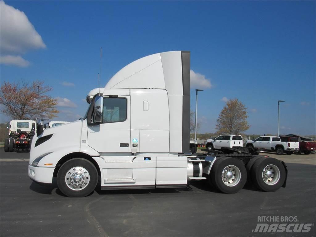 Volvo VNR64T400 Τράκτορες