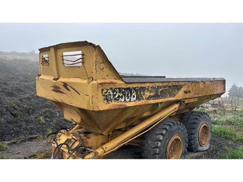 CAT D250B Ανατρεπόμενες ρυμούλκες