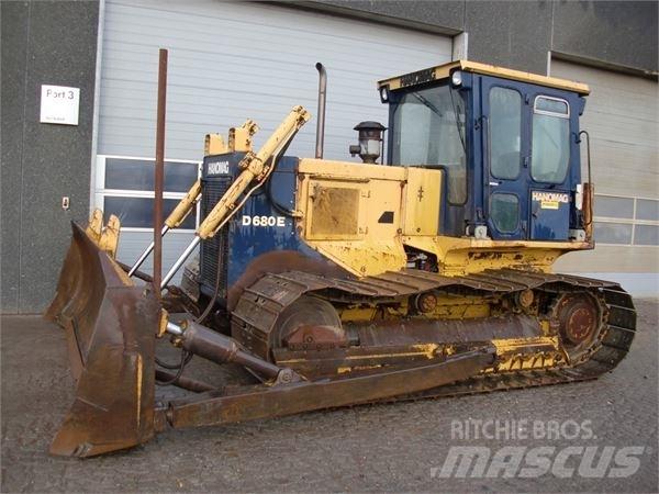 Hanomag D680E Μπουλντόζες με ερπύστριες