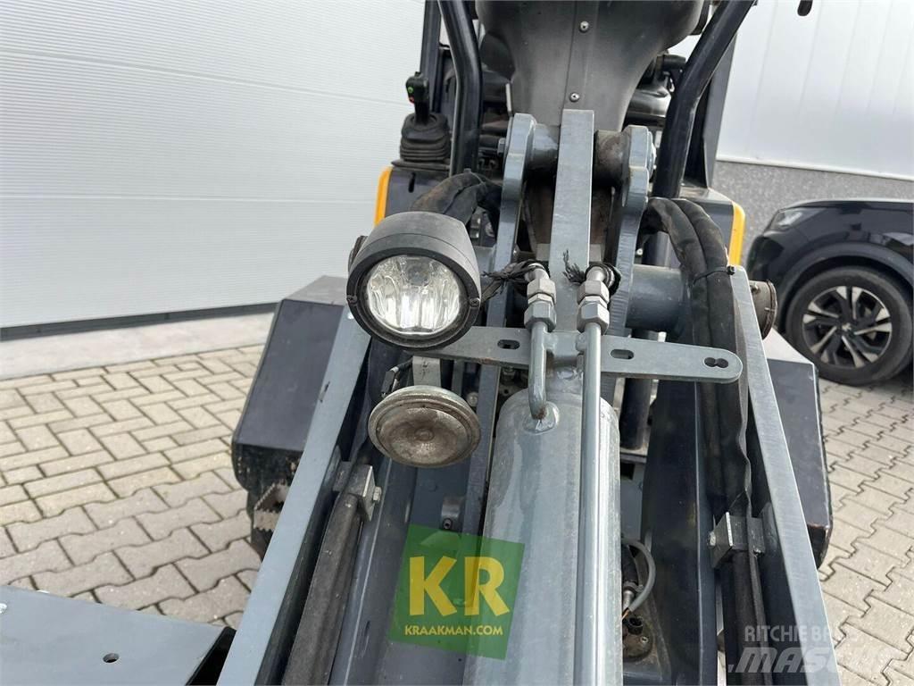 GiANT D332 Εμπρόσθιοι φορτωτές και σκαπτικά