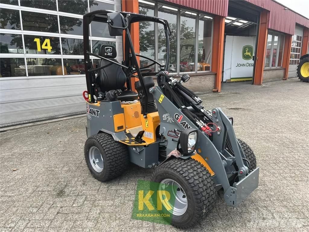 GiANT G1200 Εμπρόσθιοι φορτωτές και σκαπτικά