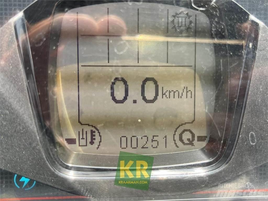GiANT G2200E Εμπρόσθιοι φορτωτές και σκαπτικά
