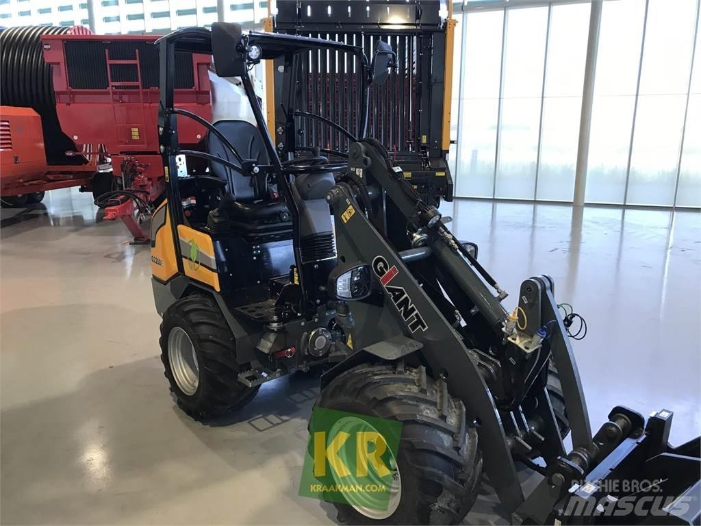 GiANT G2200E Εμπρόσθιοι φορτωτές και σκαπτικά
