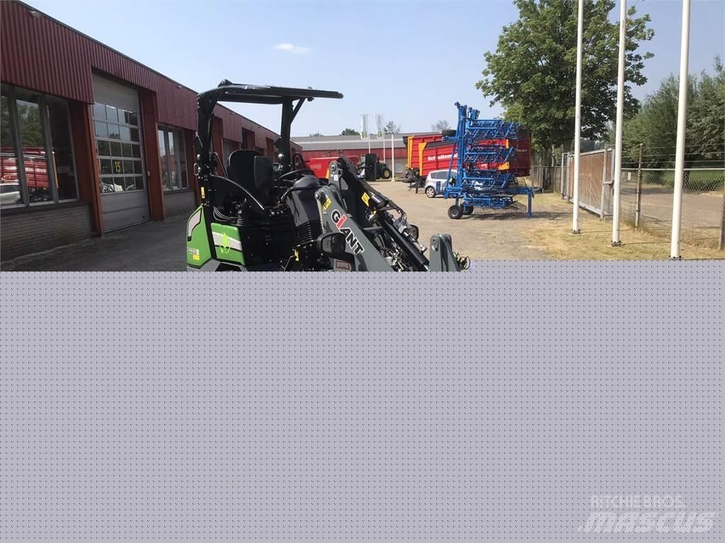 GiANT G2200E Εμπρόσθιοι φορτωτές και σκαπτικά