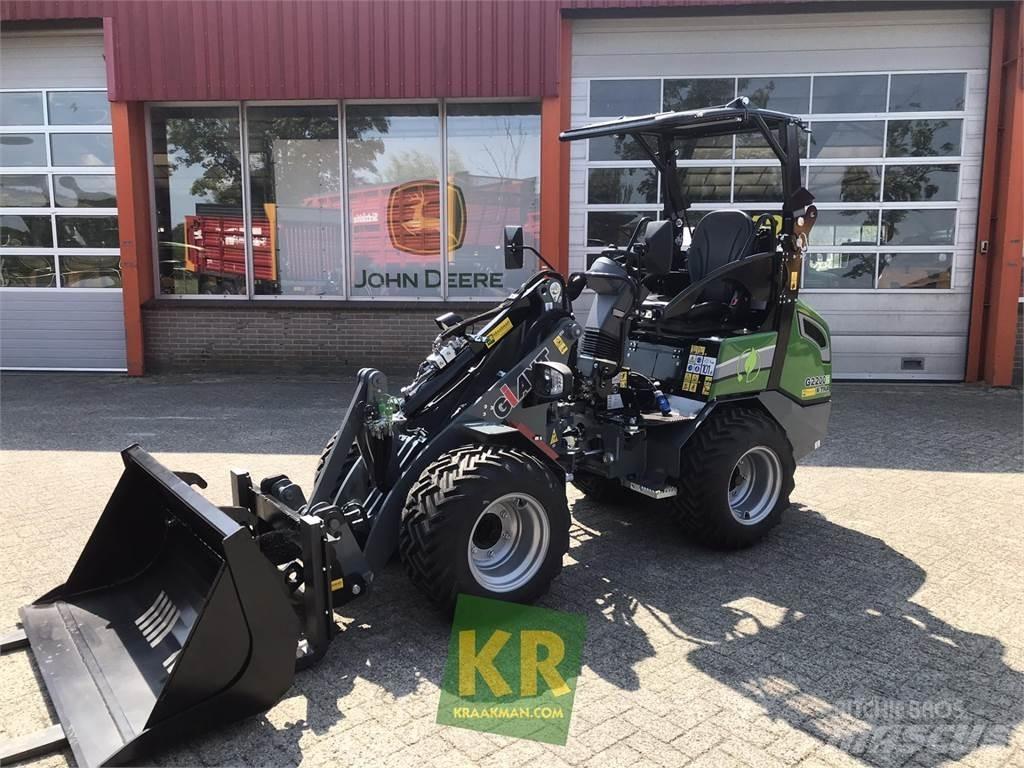GiANT G2200E Εμπρόσθιοι φορτωτές και σκαπτικά