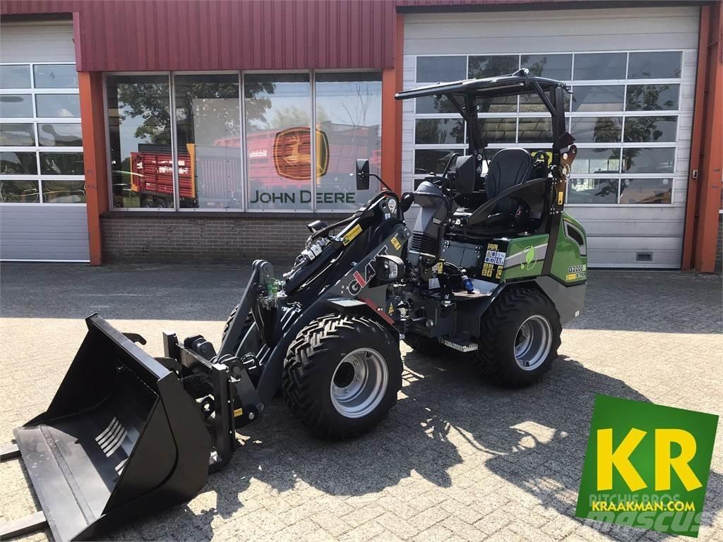 GiANT G2200E Εμπρόσθιοι φορτωτές και σκαπτικά