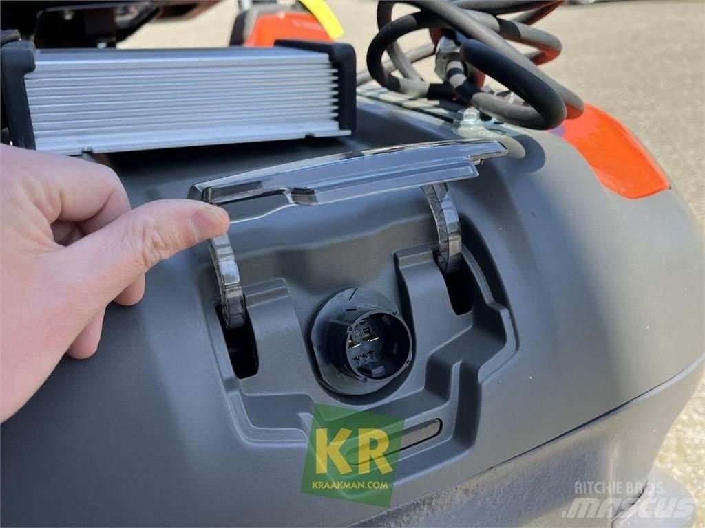 Husqvarna R200iX Χορτοκοπτικά με καθιστό χειριστή
