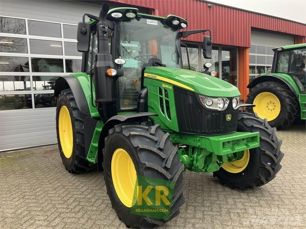 John Deere 6090M Τρακτέρ