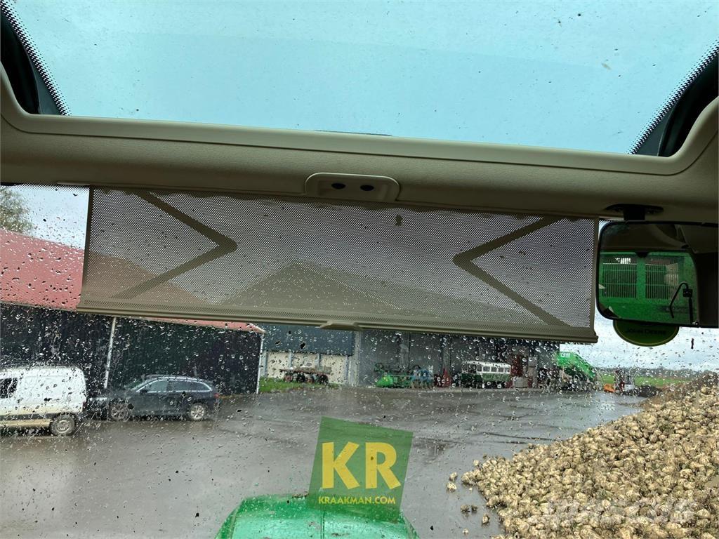John Deere 6215R Τρακτέρ
