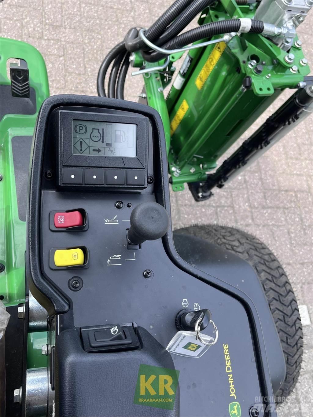 John Deere 8700A Χορτοκοπτικά γηπέδων με γκαζόν