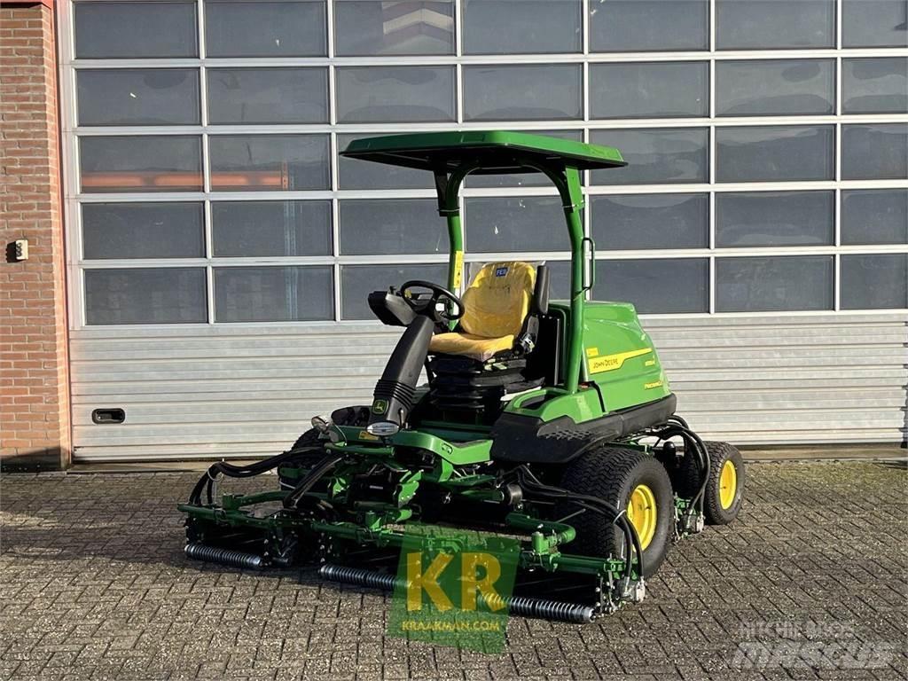 John Deere 8700A Χορτοκοπτικά γηπέδων με γκαζόν