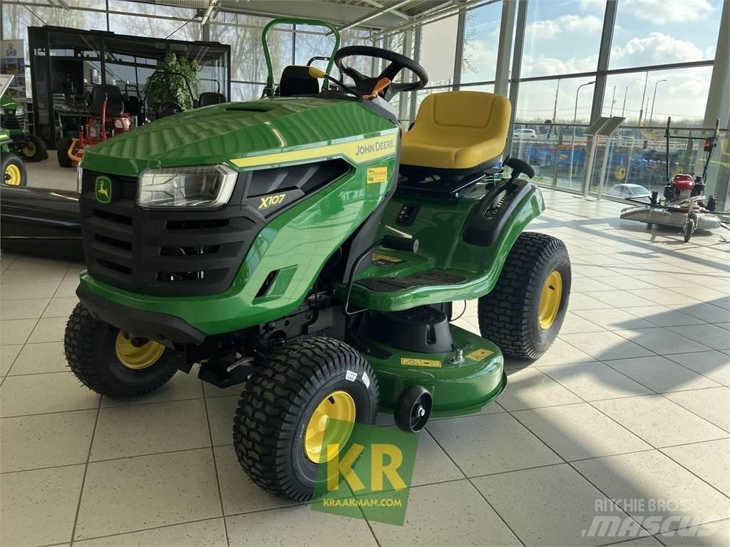 John Deere X107 Χορτοκοπτικά με καθιστό χειριστή