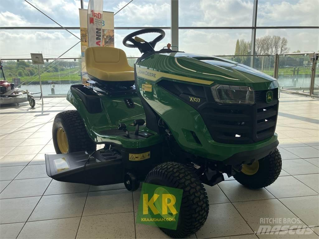 John Deere X107 Χορτοκοπτικά με καθιστό χειριστή