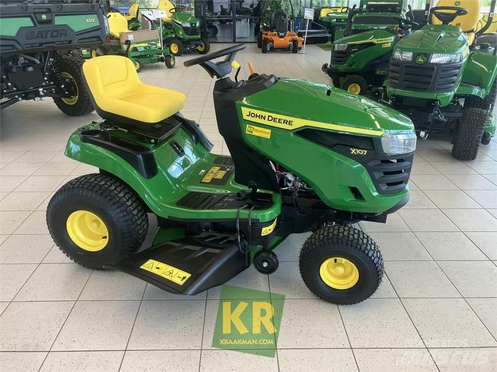 John Deere X107 Χορτοκοπτικά με καθιστό χειριστή