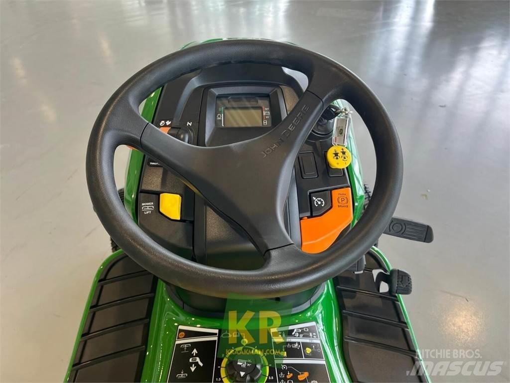 John Deere X380 Χορτοκοπτικά με καθιστό χειριστή