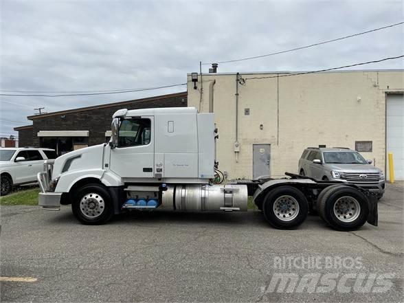 Volvo VNL64T630 Τράκτορες