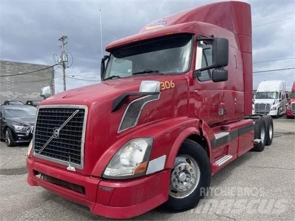 Volvo VNL64T730 Τράκτορες