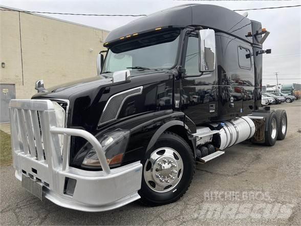 Volvo VNL64T730 Τράκτορες
