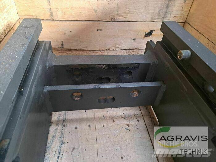 CLAAS ANHÄNGEBOCK Άλλα μηχανήματα κτηνοτροφίας και εξαρτήματα