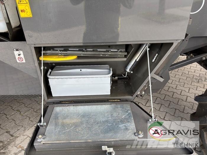 CLAAS TRION 660 Θεριζοαλωνιστικές μηχανές
