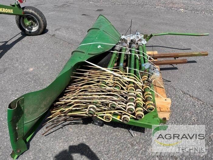 Krone SWADRO 810 Τσουγκράνες και χορτοξηραντικές μηχανές