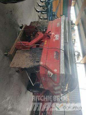 Kuhn Axis 20.1W Διαστρωτήρες ανοργάνων