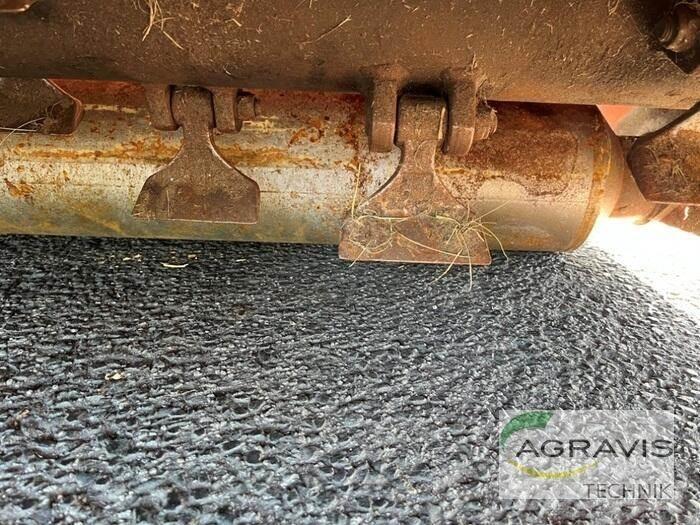 Kuhn BP 28 Χορτοκοπτικά και κορυφολόγοι βοσκοτόπων