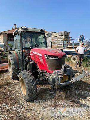 Massey Ferguson 3710 F Τρακτέρ