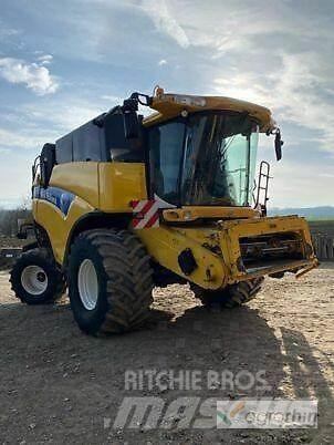 New Holland CX 8090 Θεριζοαλωνιστικές μηχανές