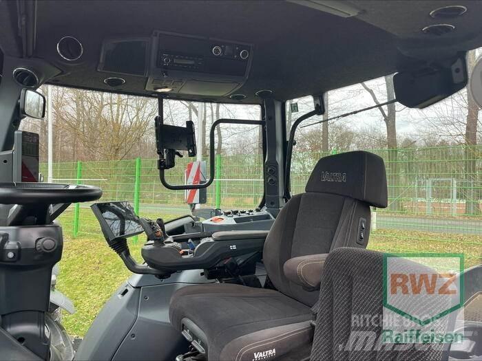 Valtra Q305 Τρακτέρ