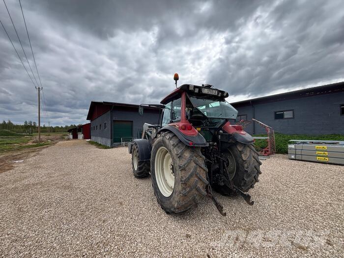 Valtra T130 Τρακτέρ