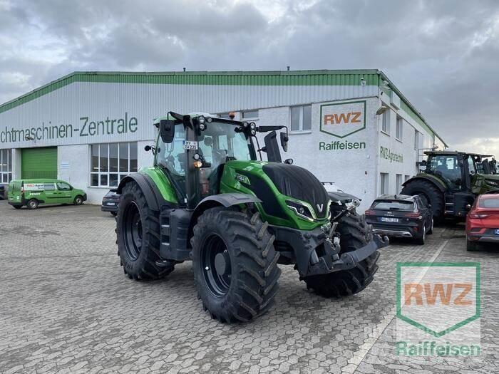Valtra T235V Τρακτέρ