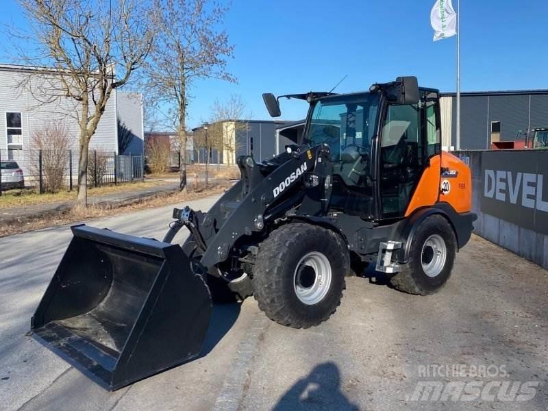 Doosan DL 80-7 Φορτωτές με λάστιχα (Τροχοφόροι)
