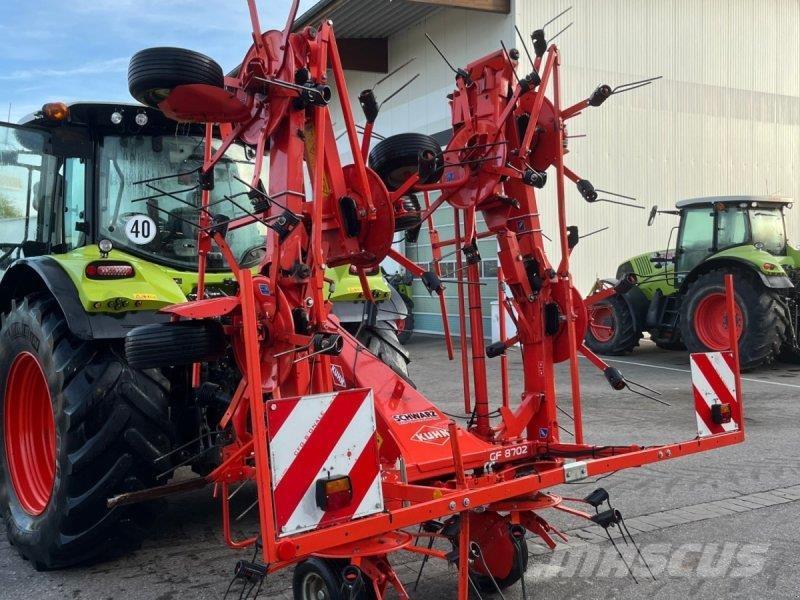 Kuhn GF 8702 Τσουγκράνες και χορτοξηραντικές μηχανές