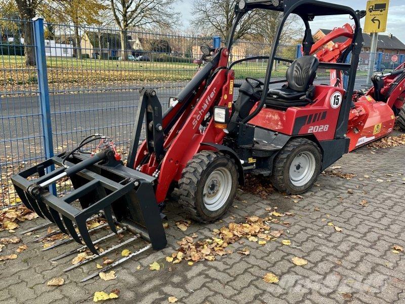 Schäffer 2028 Εμπρόσθιοι φορτωτές και σκαπτικά